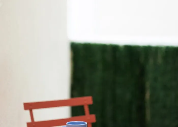 Prime Modern Salonic