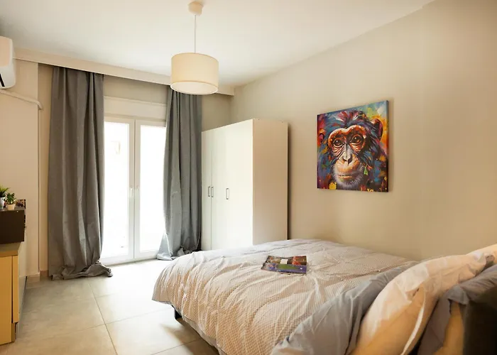 Prime Modern Salonic